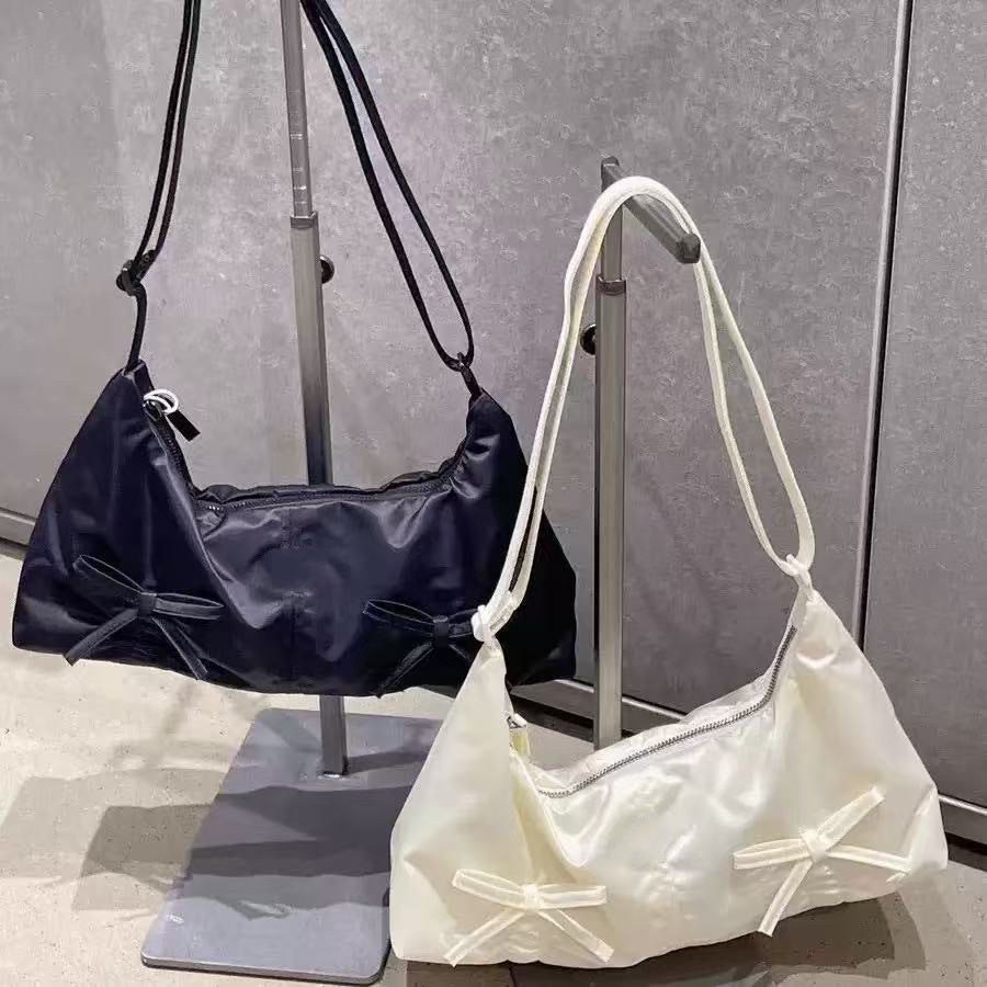 Pleated Hand Carrying Dumpling Adi Clover Summer Fashion Simple Women's Messenger Bag