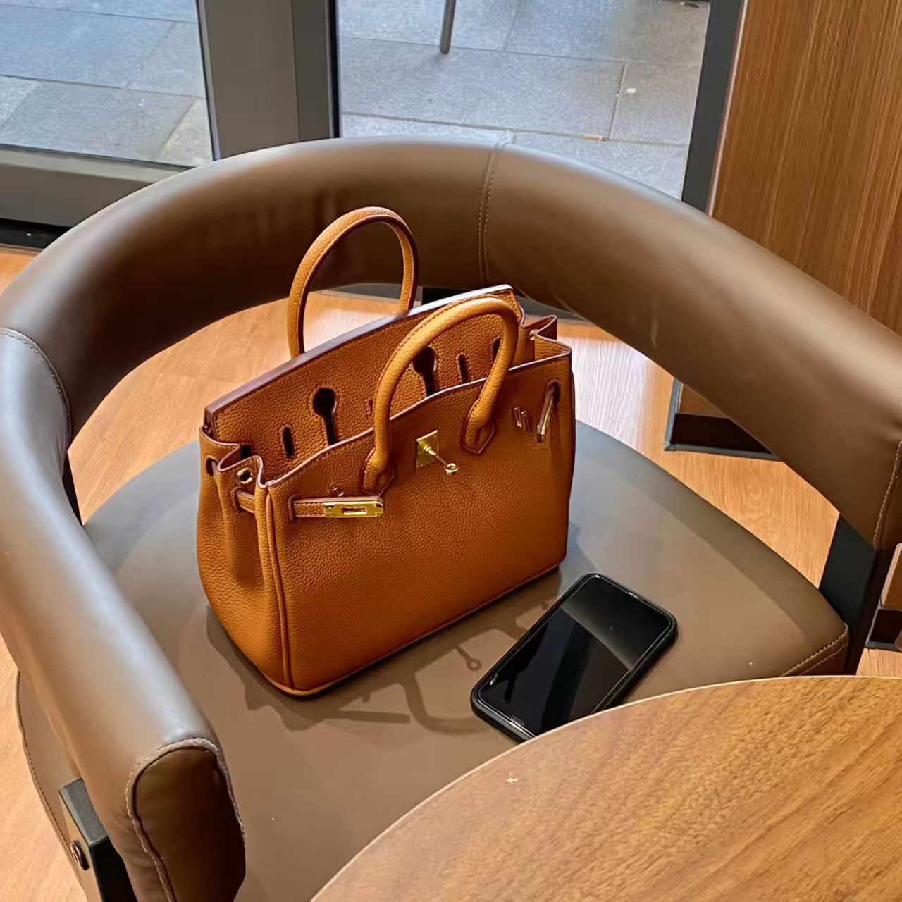 Women's Fashion Satine Litchi Pattern Large Capacity Women's Handbag