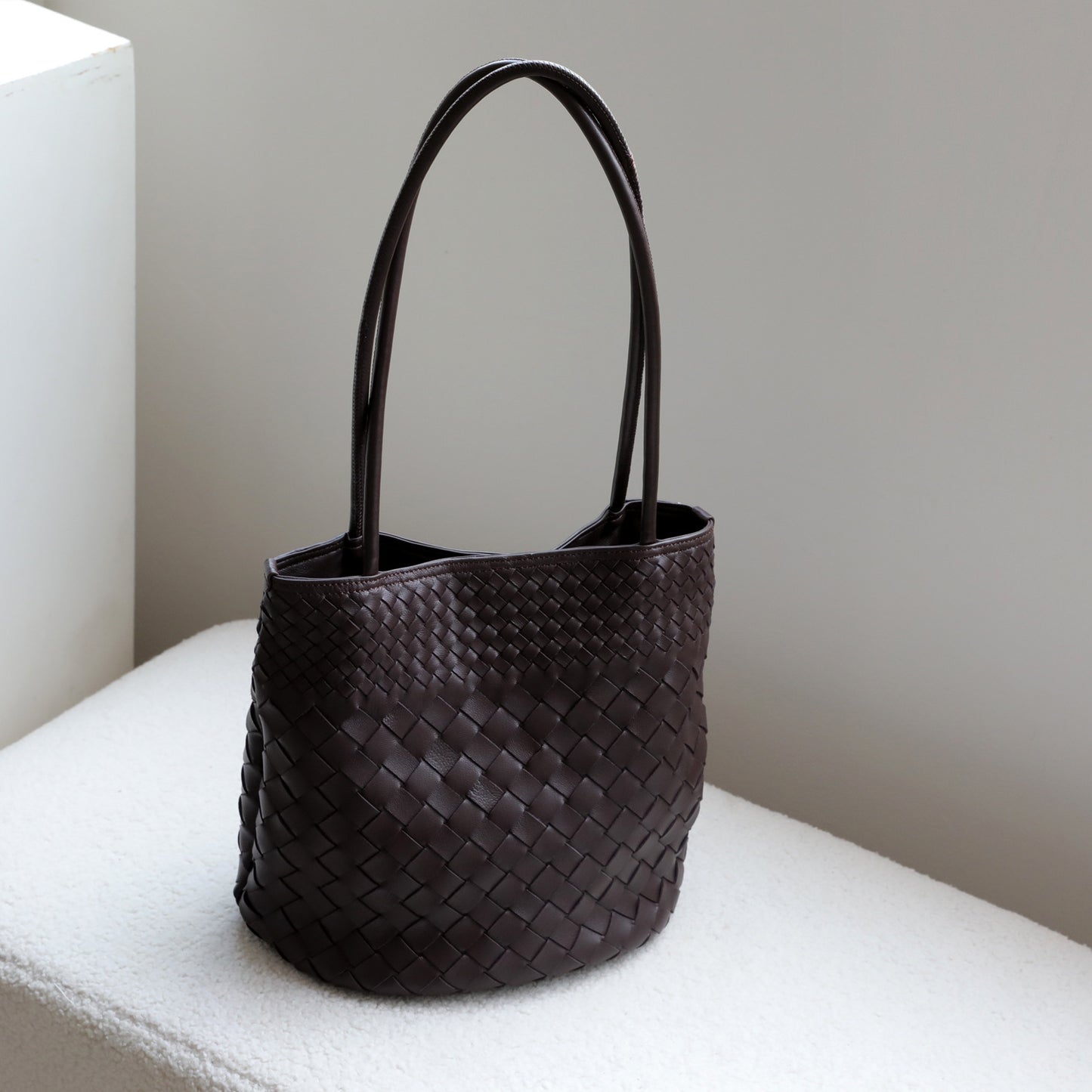 Women's High-grade Sheepskin Woven Design Commuter Large Shoulder Bags