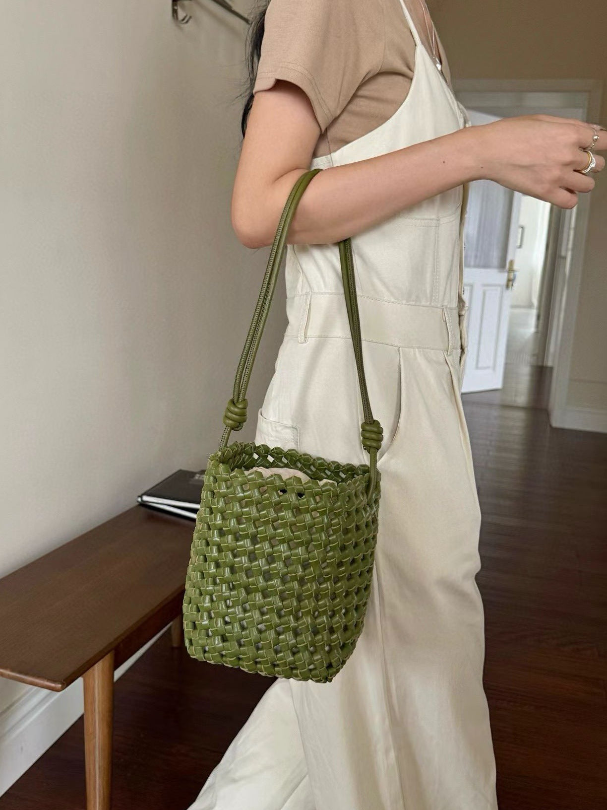 Windmill Knot First Layer Cowhide Handmade Woven Single Hollow Bucket Bags