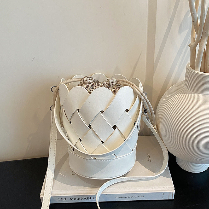 Women's Unique Niche Woven Fashion Exquisite Bucket Bag