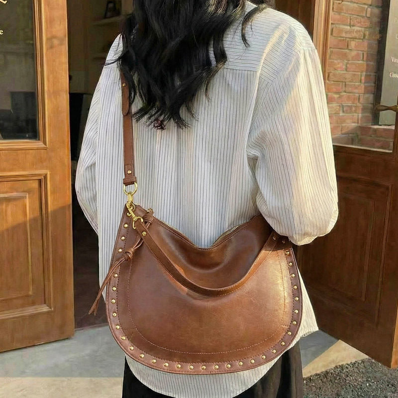 Women's Retro Large Capacity Spring Rivet Temperament Bags