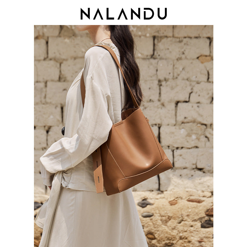 Women's Genuine Leather Large Capacity Commuter Women's Shoulder Bag