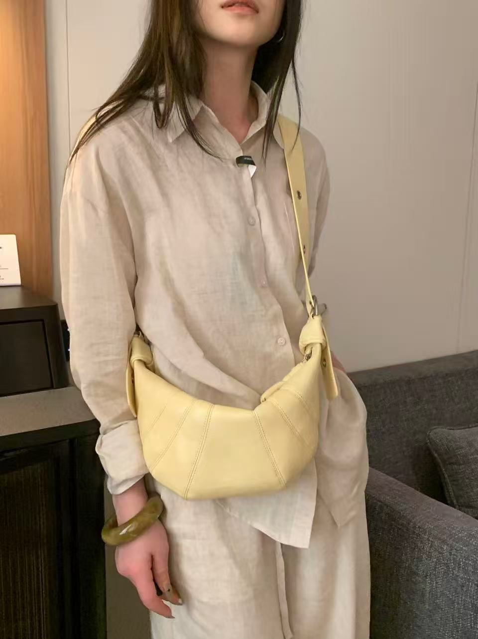 Soft Leather Croissant Design Dumpling Fashion Women's Shoulder Bag