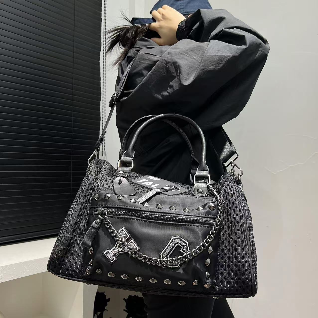 Women's Mesh Patchwork Rivet Chain Personalized Fashion Handbags