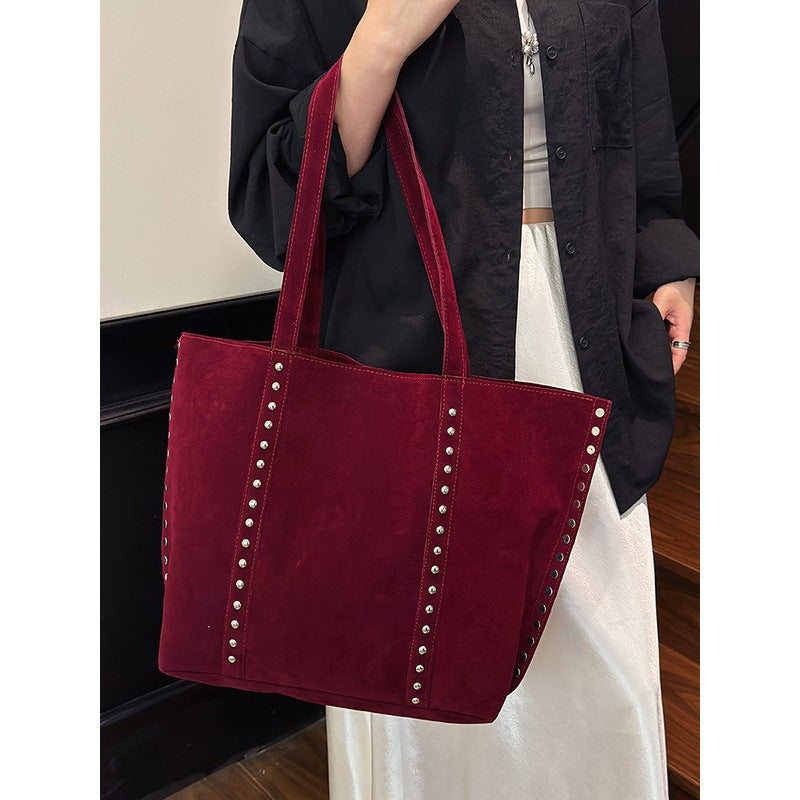 Suede Large Capacity Premium Rivet Vintage Women's Shoulder Bag