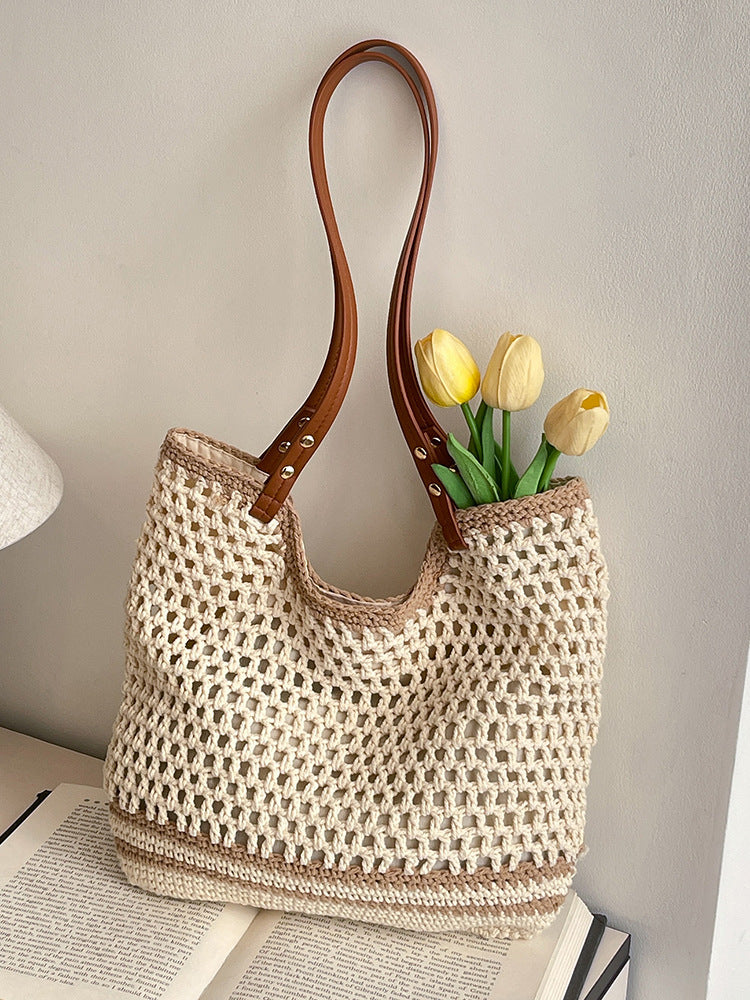 Women's Early Spring Artistic Fresh Woven Leisure Commute Seaside Holiday Hollow Women's Shoulder Bag