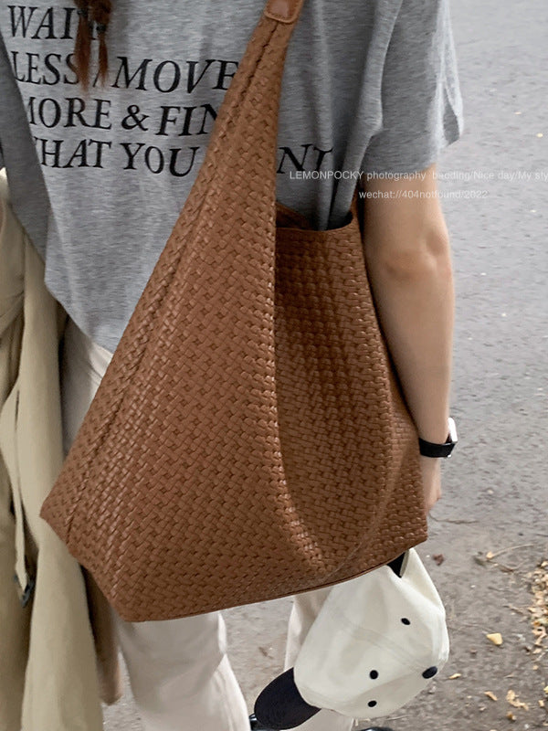 Women's Retro Large Capacity Commuter Simple Fashion Underarm Bag