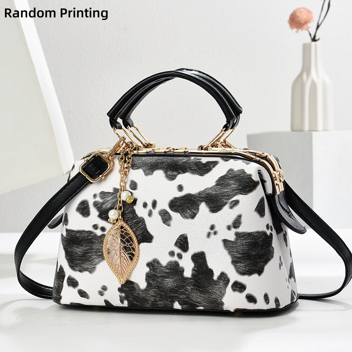 Women's Large Capacity Cows Pattern Chain Portable Women's Handbag