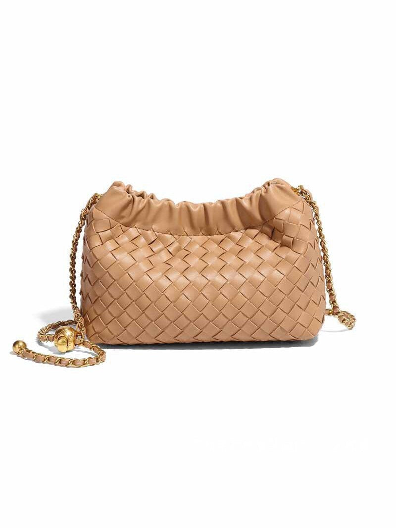 Women's Handmade Woven Cloud Classic Style Chain Versatile Light Luxury Women's Messenger Bag