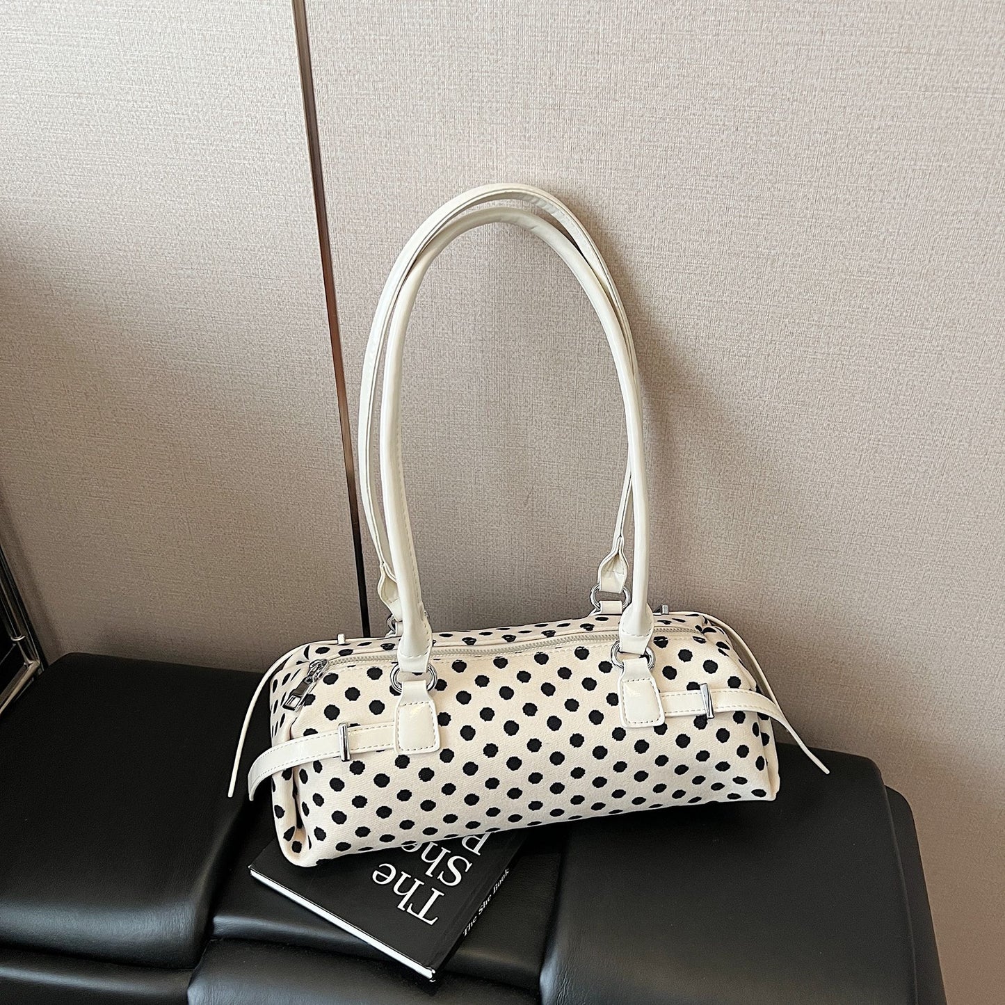Polka Dot Sausage Design Niche Advanced Underarm Bag