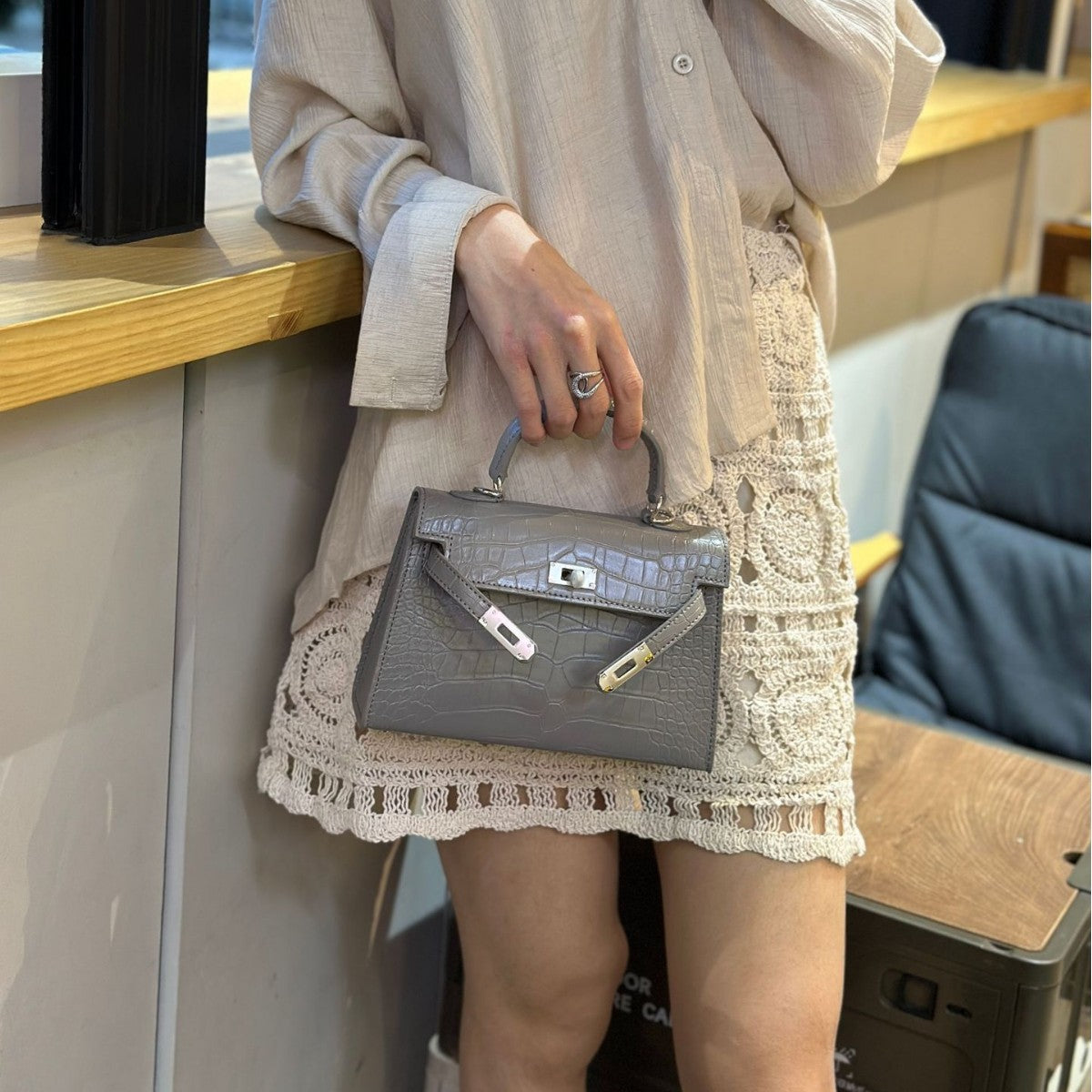 Women's Quality Crocodile Pattern Second Generation Kelly Fashion Candy Color Handbags
