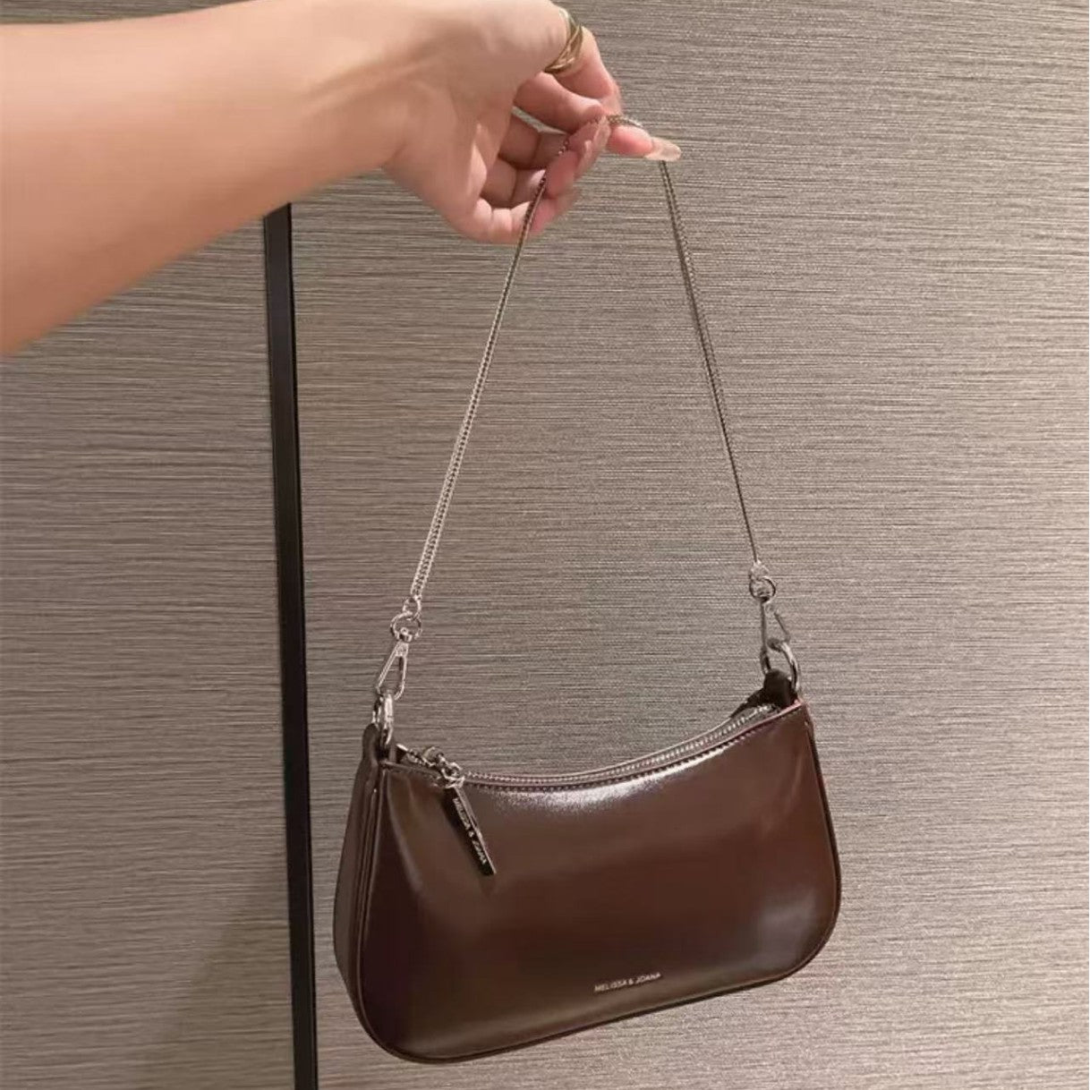 Women's Niche High-grade French Style Chain Baguette Simple Underarm Bag