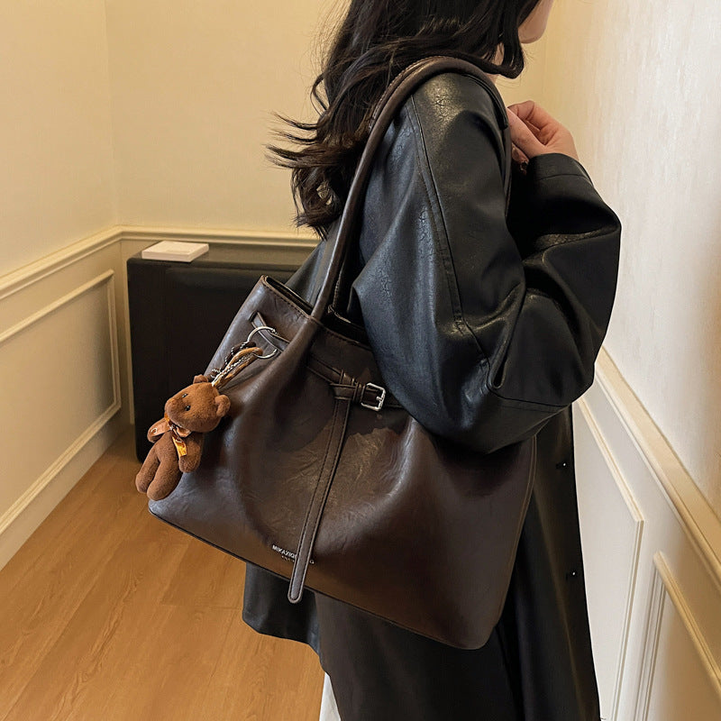 Women's Retro Fashion Underarm Commuter Large Capacity Women's Shoulder Bag