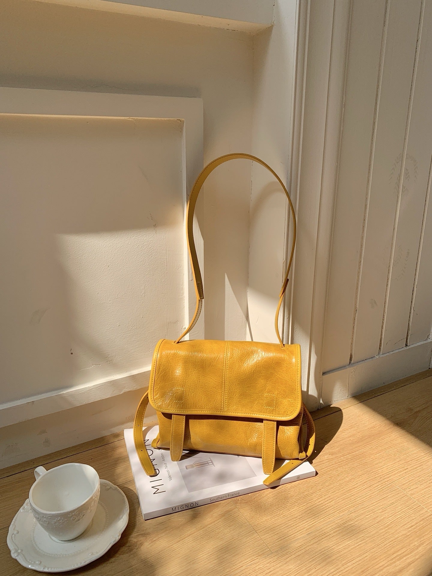 Fashion Oil Wax First Layer Cowhide Texture Women's Shoulder Bag