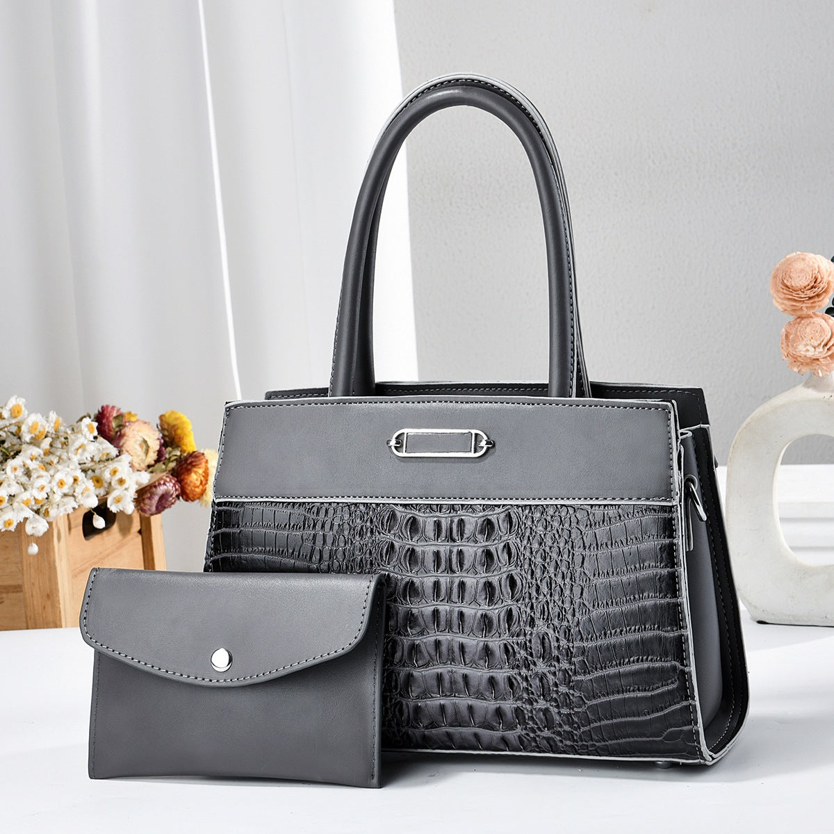 Crocodile Pattern Stitching Fashion Good-looking Large Handbags