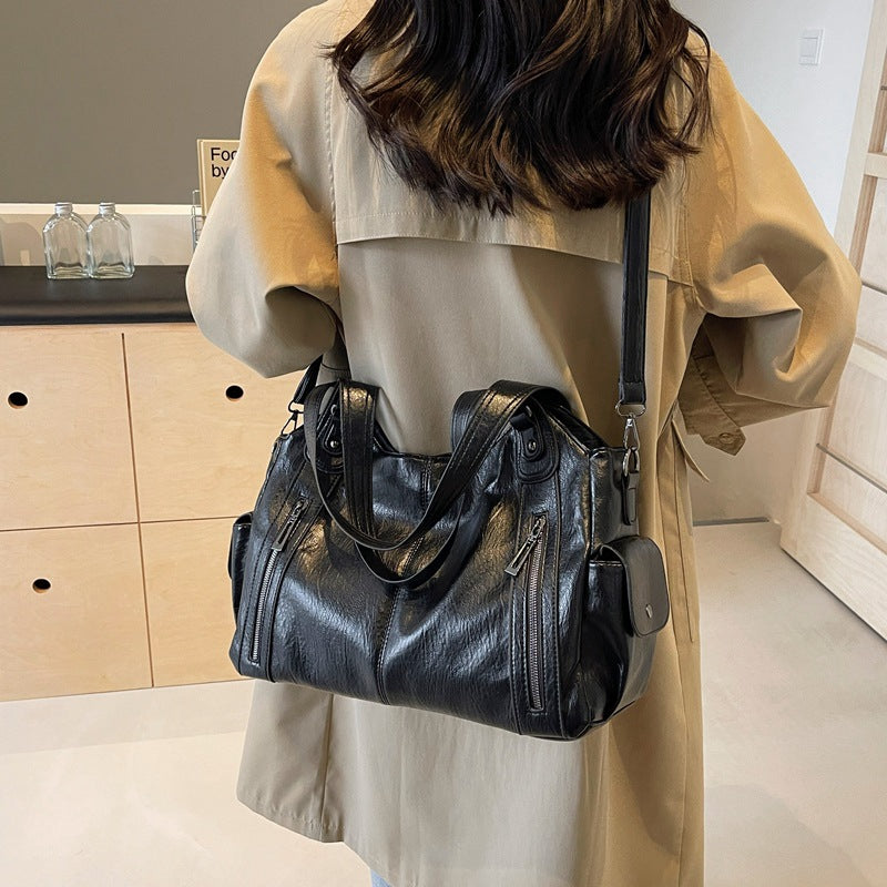 Women's Large Capacity Retro High-grade Fashion Commuter Shoulder Bags