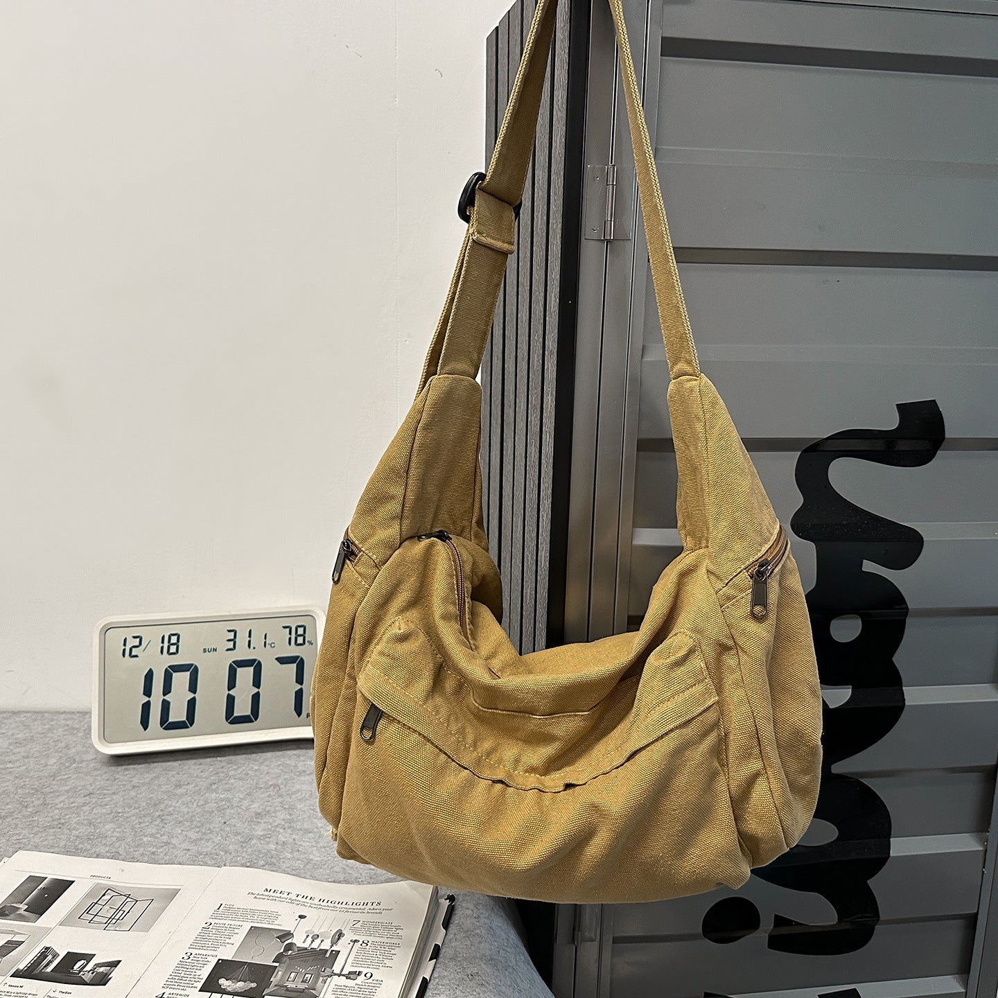Artistic Retro Canvas Lazy Large Capacity College Shoulder Bags