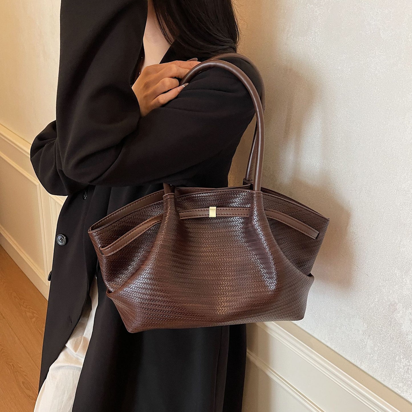 Women's Retro Underarm Fashionable Pleated Cloud Leisure Tote Bag