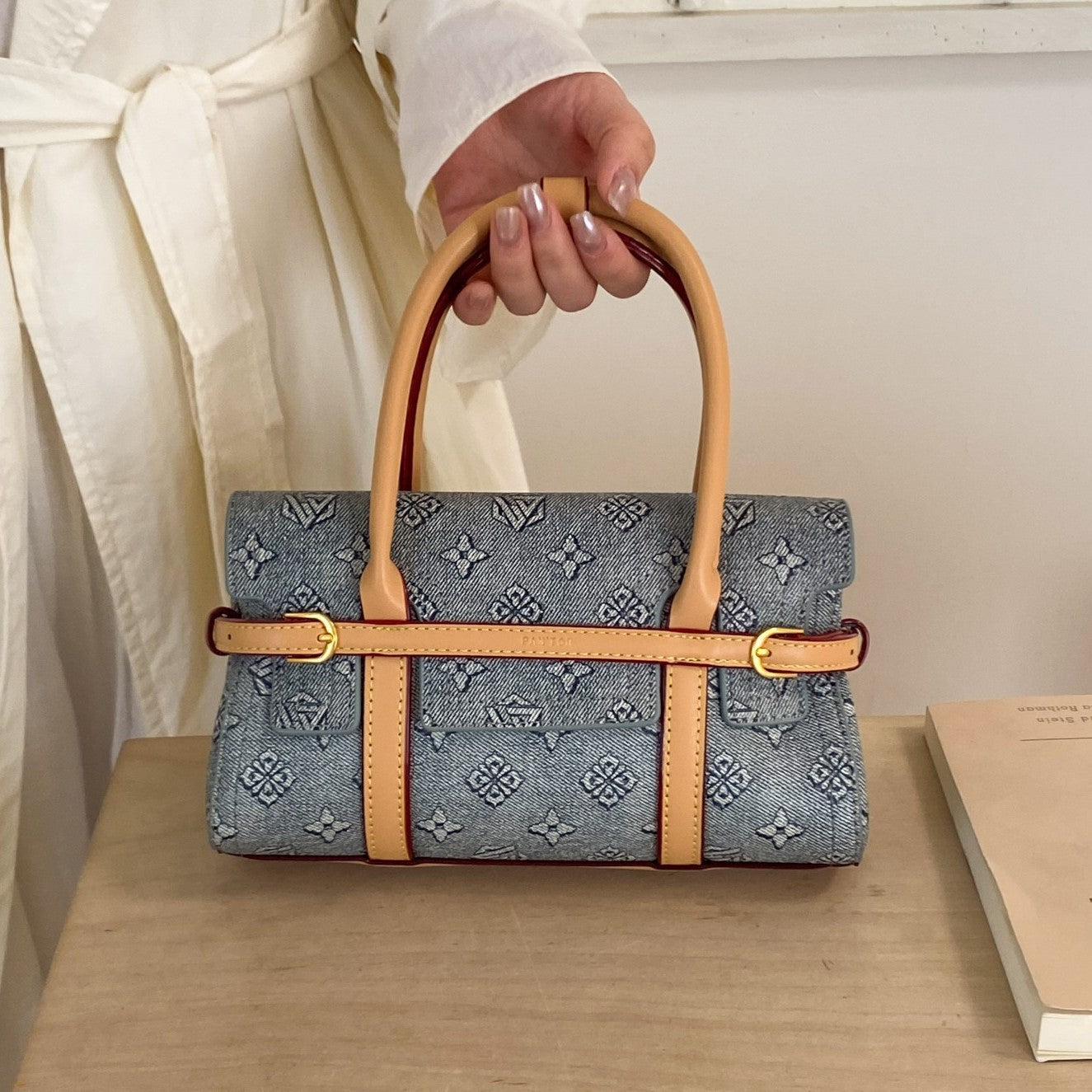 Retro Printed Letters Light Luxury Personalized Trend Women's Handbag