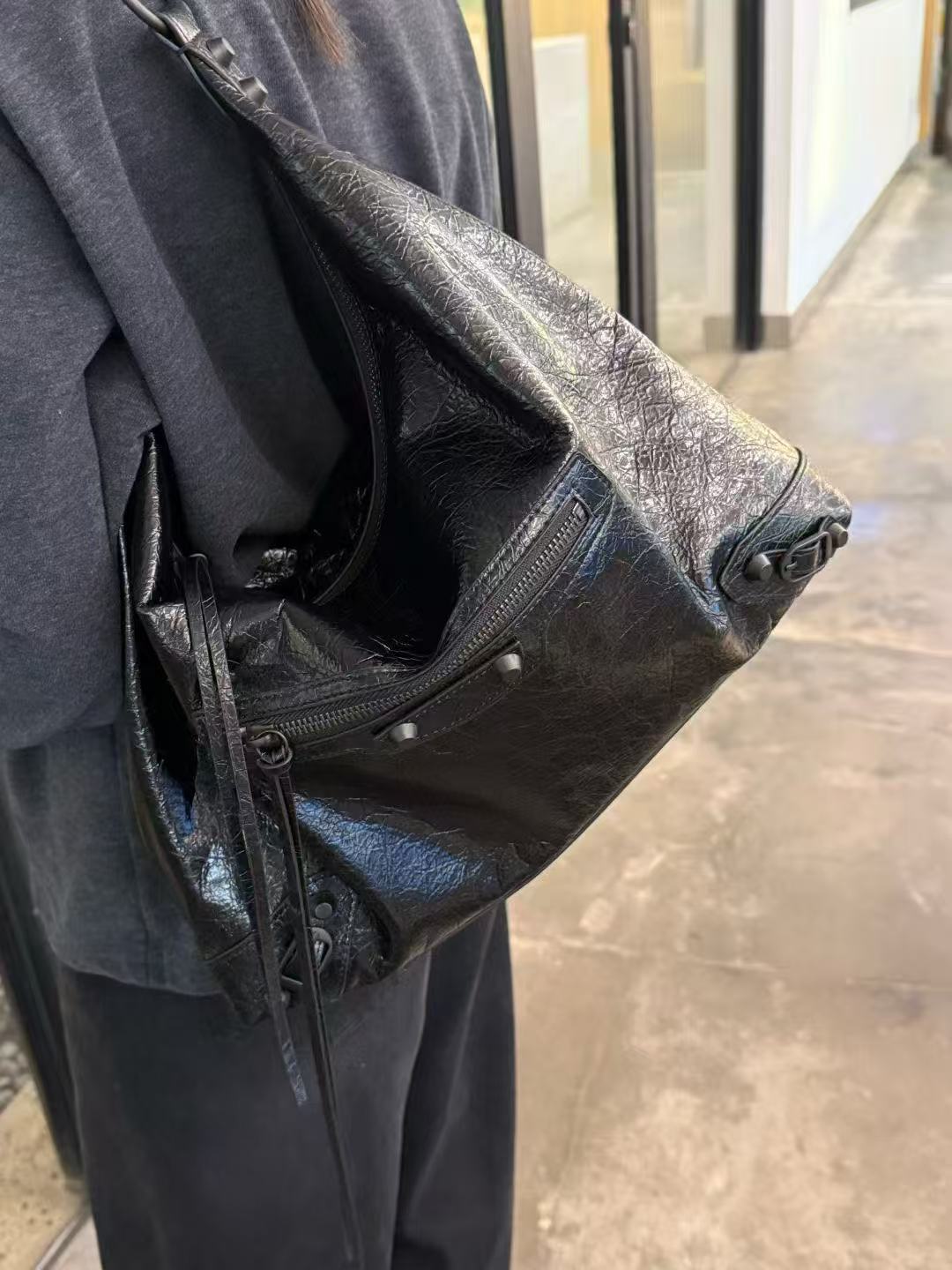 Spring Wear Rivet Punk Cool Leather Motorcycle Tote Bag