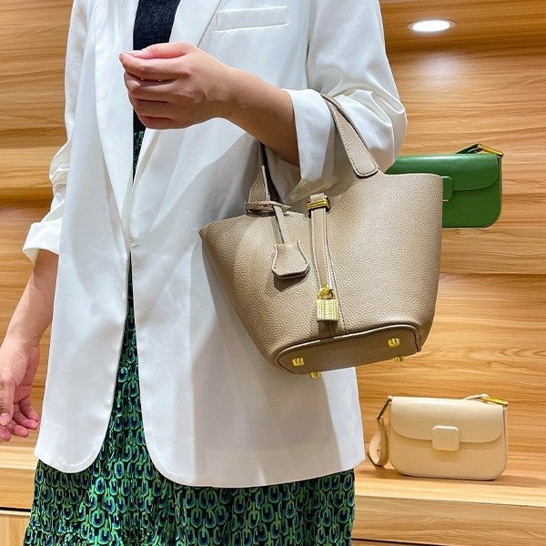 Women's Genuine Leather Simple Textured Fashion Commuter Bucket Bag