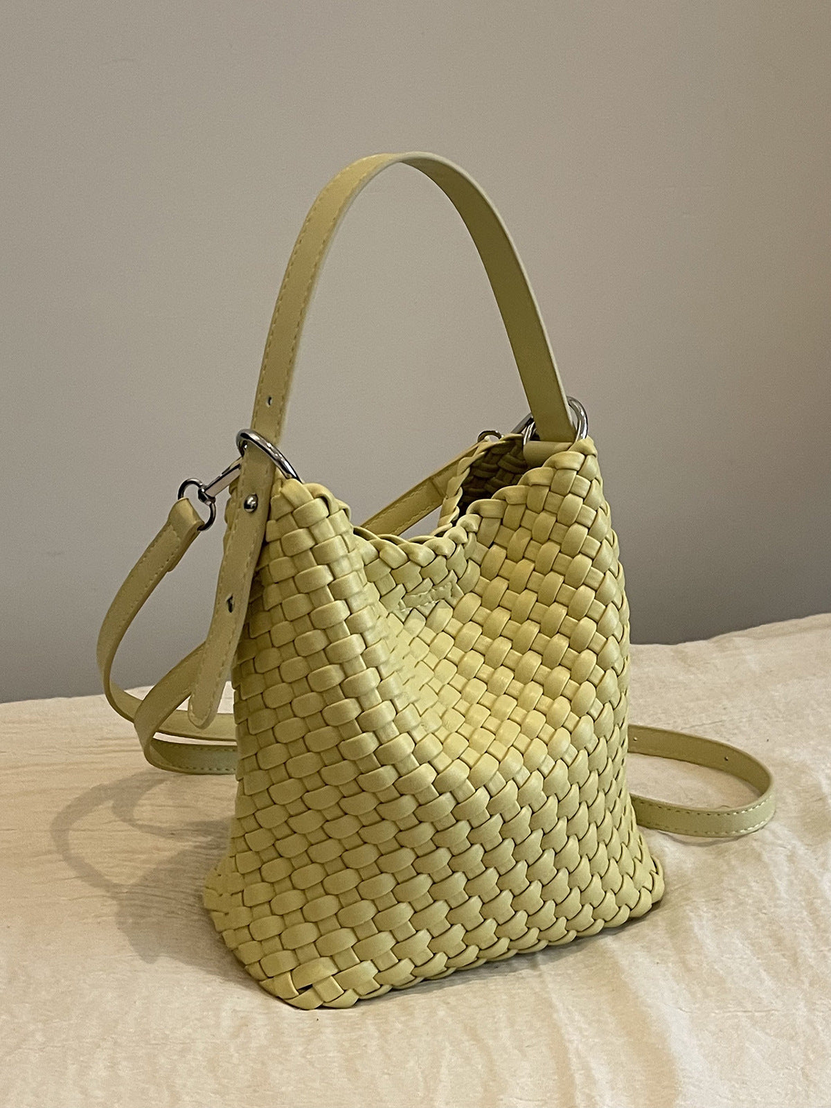 Women's Popular Niche Woven Summer Versatile Fashion Bucket Bag
