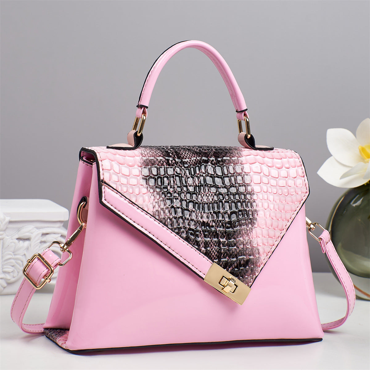 Women's Simple Retro Fashion Crocodile Pattern Small Square Bags