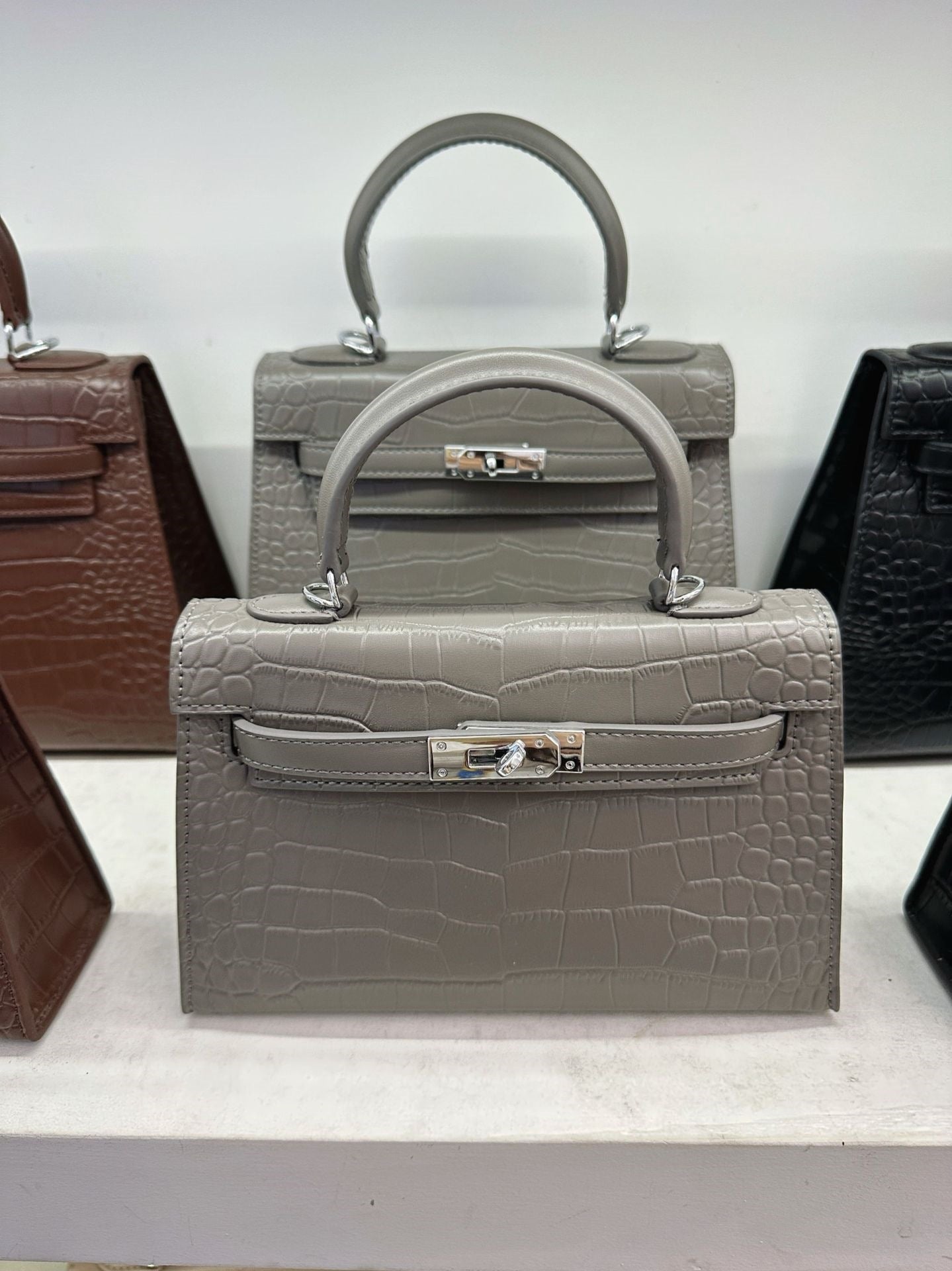 Women's Quality Crocodile Pattern Second Generation Kelly Fashion Candy Color Handbags