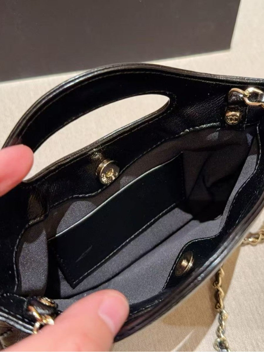 Women's Classic Style Diamond Chain Fashion Trendy Underarm Bag