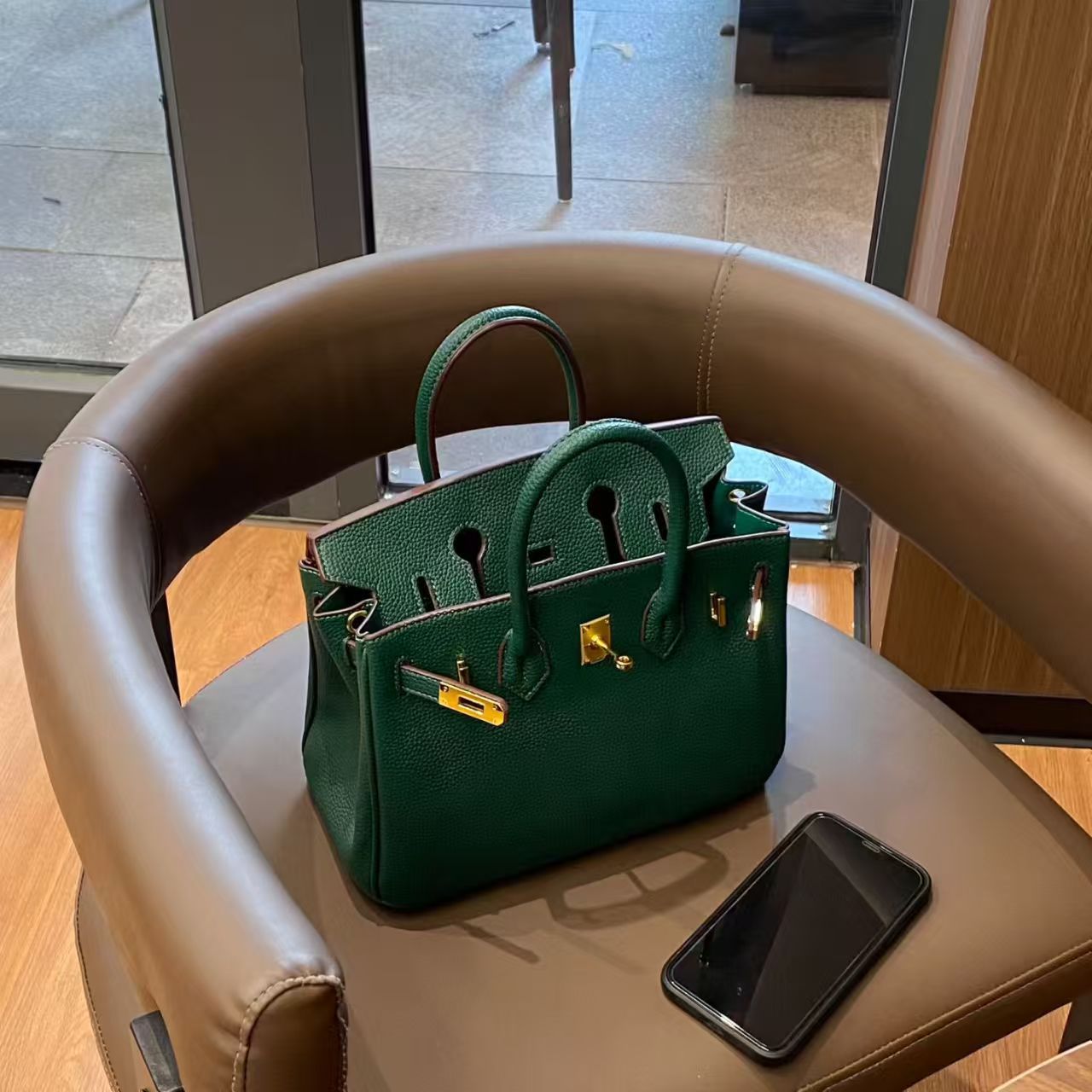 Women's Fashion Satine Litchi Pattern Large Capacity Women's Handbag