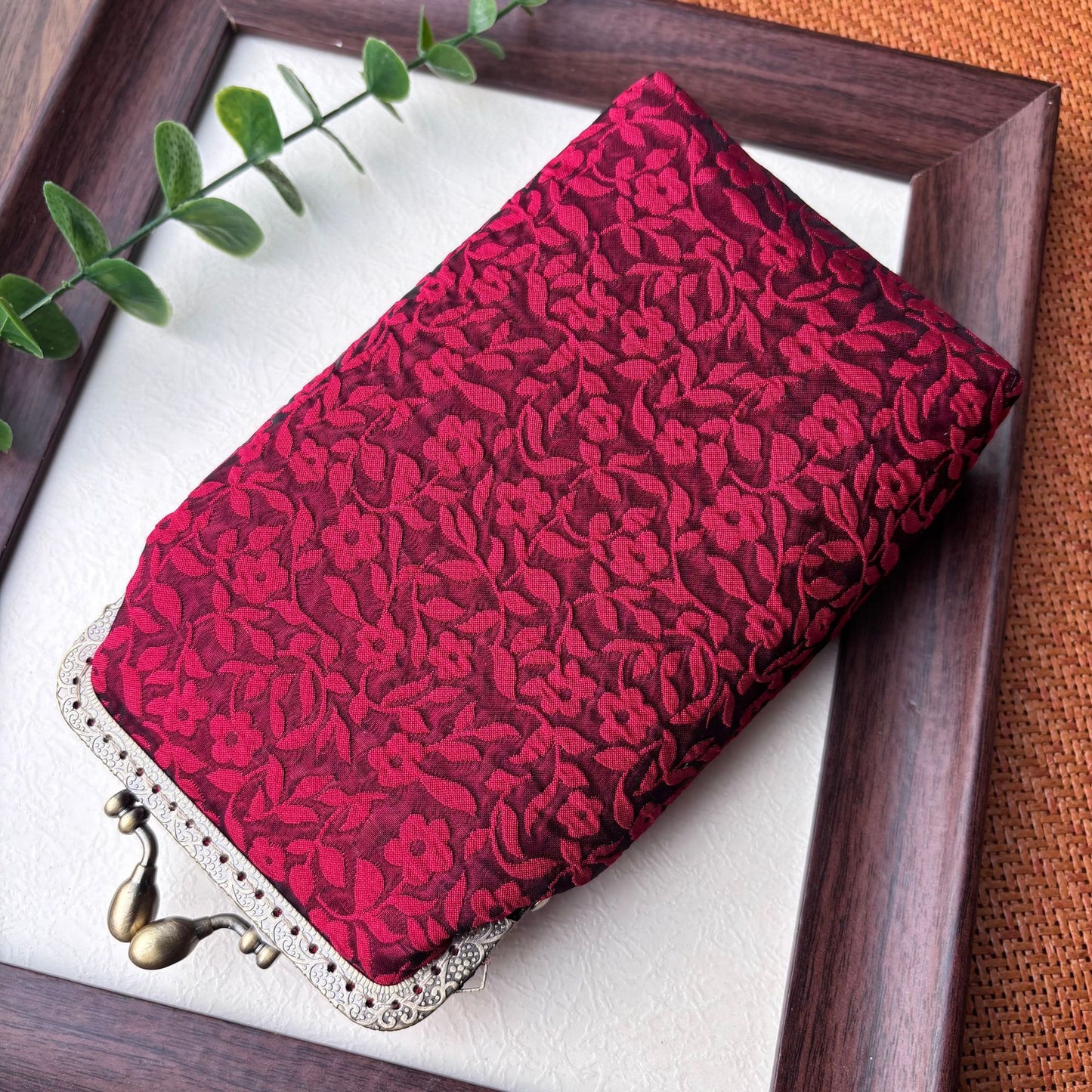 Finished Ancient Style Female Vertical Retro Tassel Frame Mobile Phone Bag