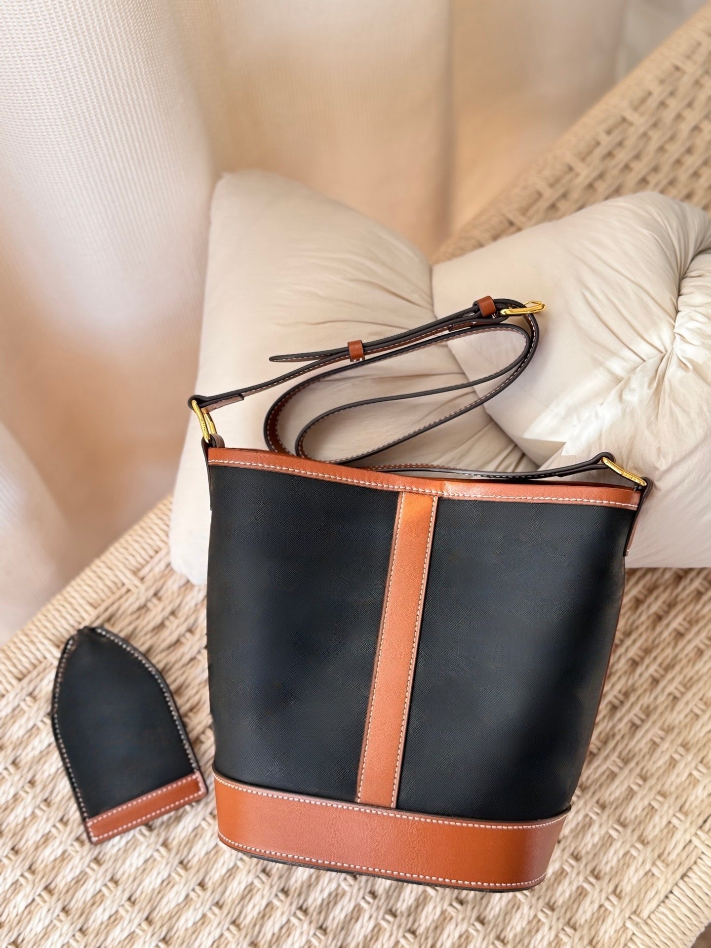 Home Retro Fashion Minimalism Textured Stitching Women's Messenger Bag