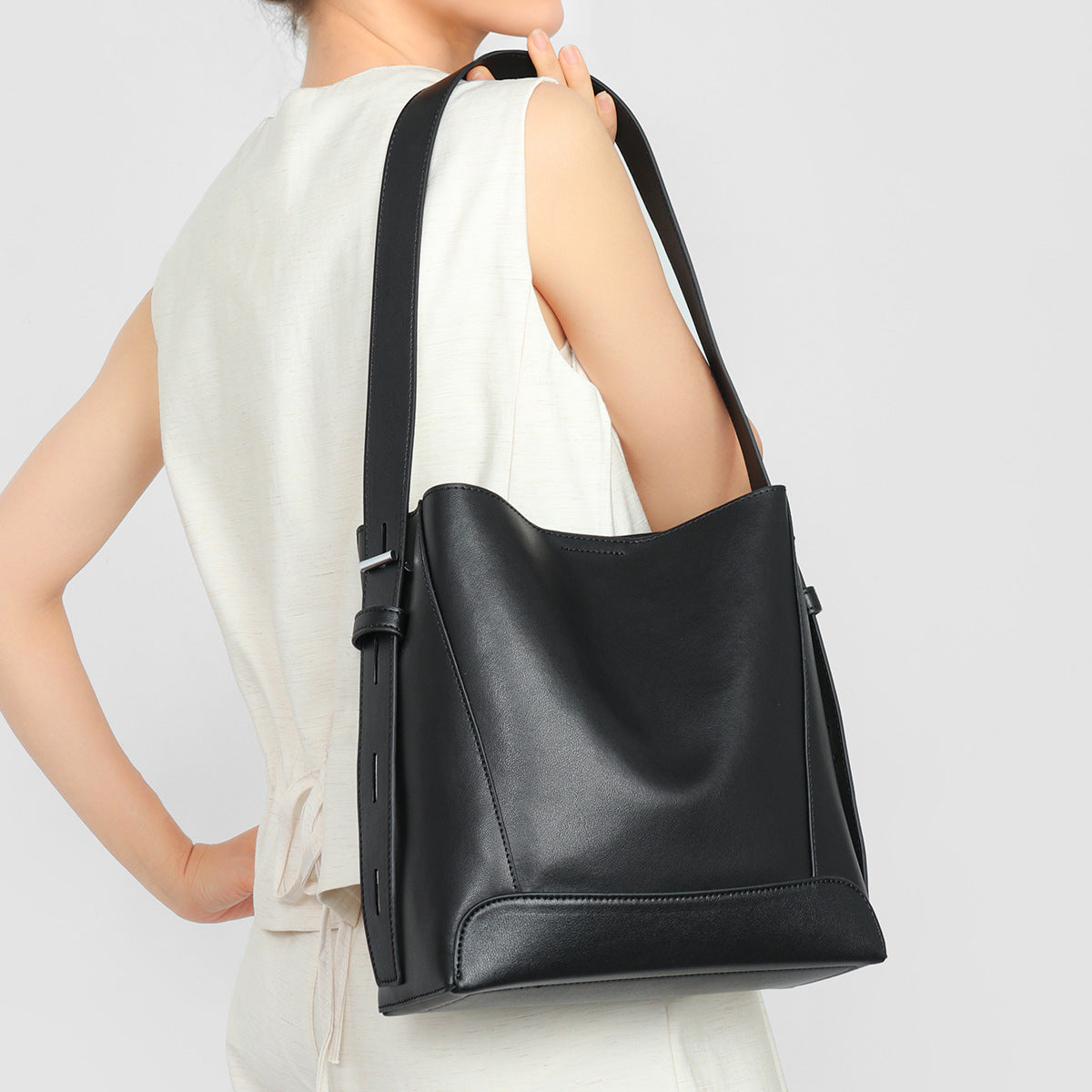 Women's Large Genuine Leather Capacity Practical Commuter Bags