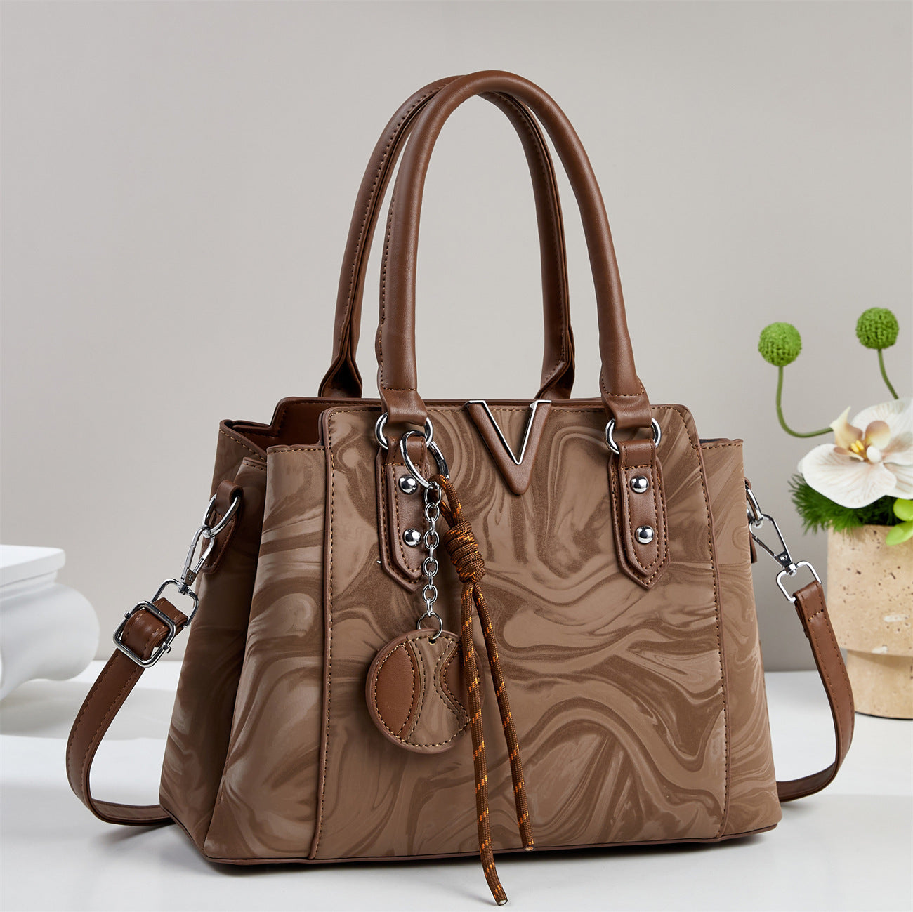 Women's Fashion Large Capacity Mom Elegant Commuter Women's Shoulder Bag