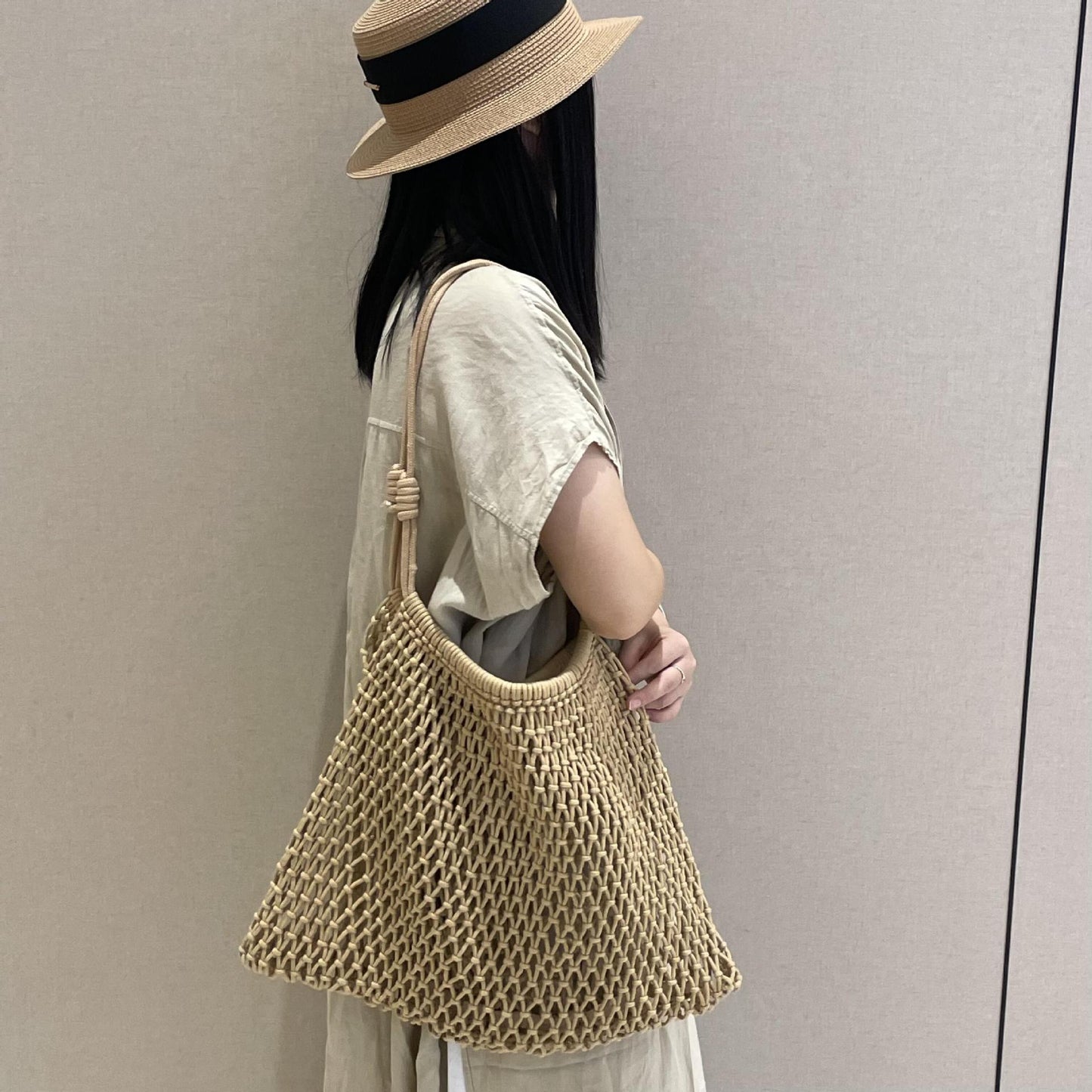 Women's High-grade Hollow Handmade Fan-shaped Straw Woven Fishing Net Large Bags