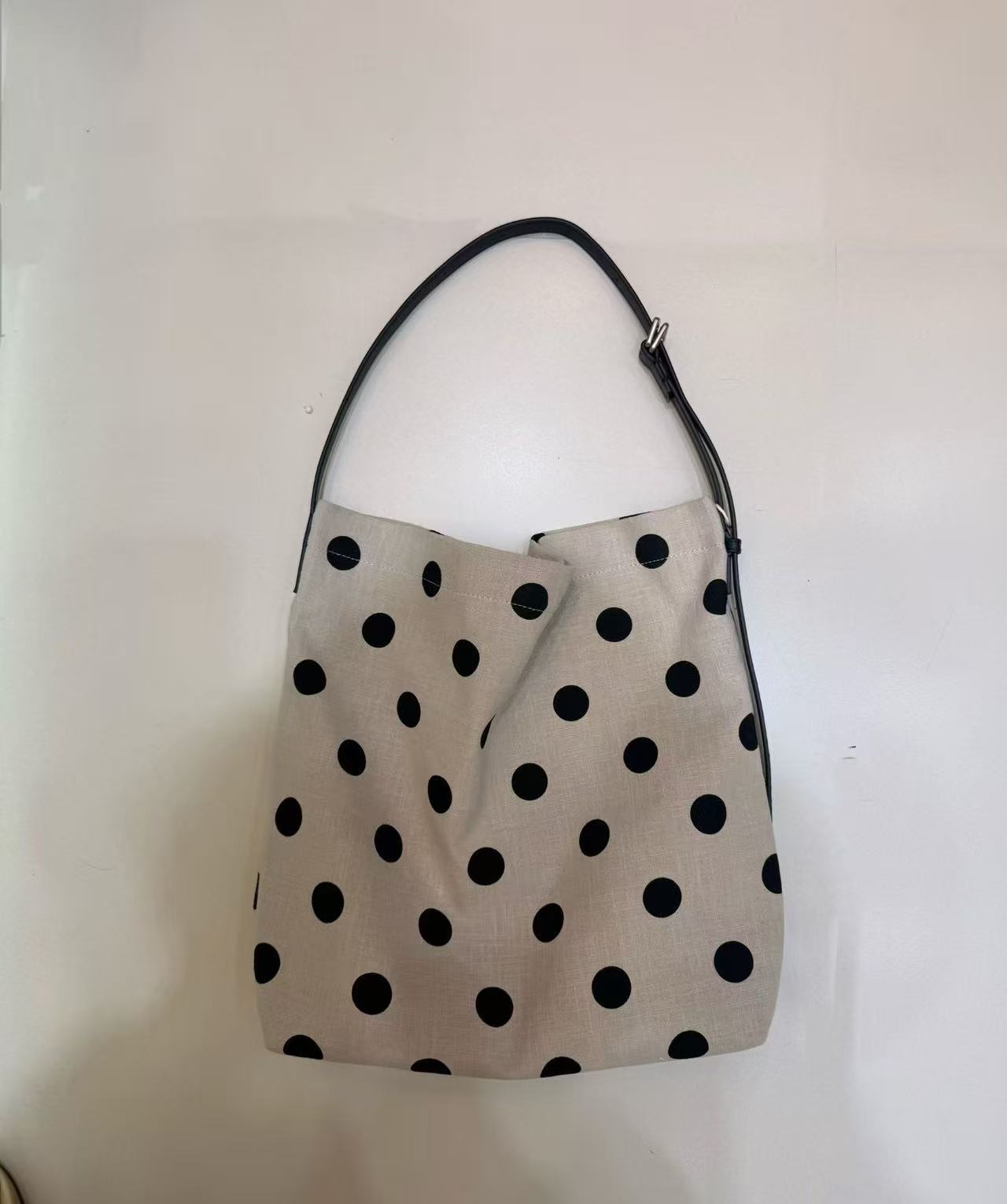 Classic Trendy Versatile Cloth Design Dot Women's Shoulder Bag