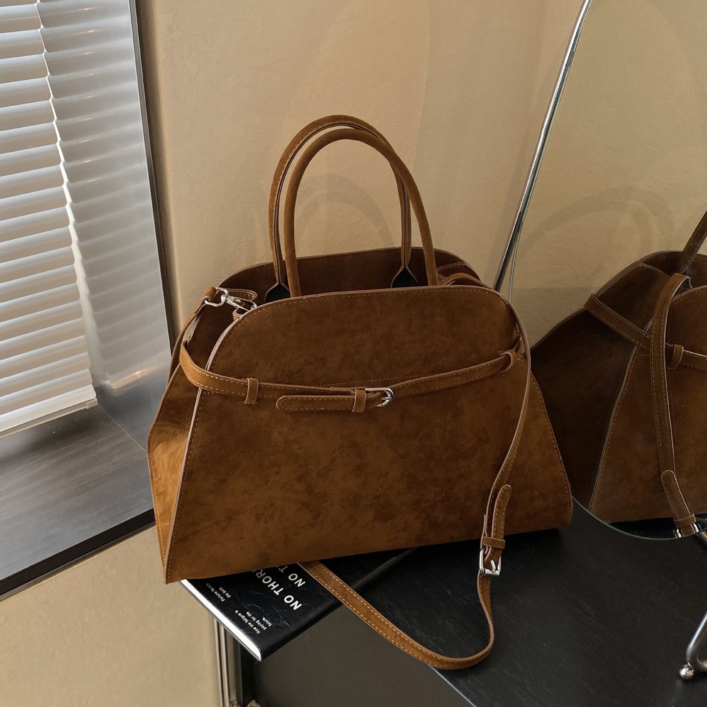 Advanced Texture Retro Large Capacity Niche Western Style Fashion Women's Shoulder Bag