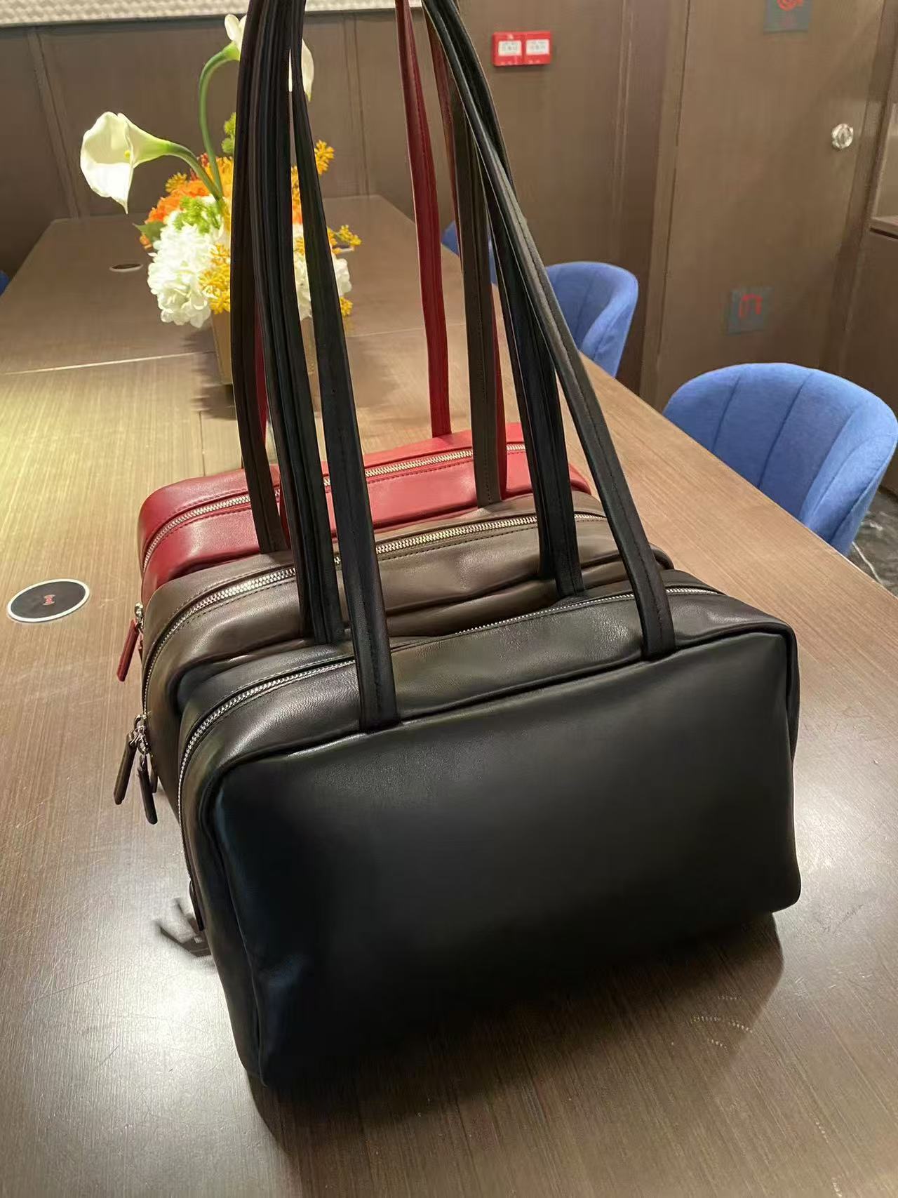 Women's Simple Leather First Layer Cowhide Portable Bags