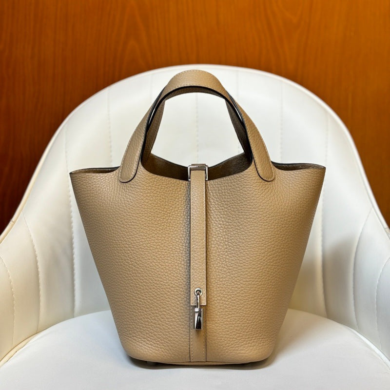 Women's Handmade Wax Line First Layer Cowhide Steel Hardware Vegetable Women's Handbag