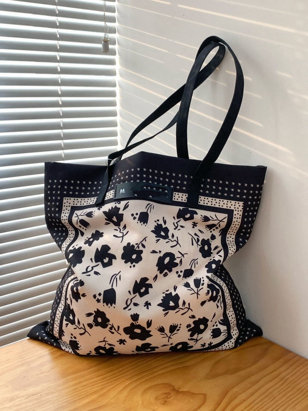Women's Two-color Flower Model Canvas Leisure Shopping Women's Handbag