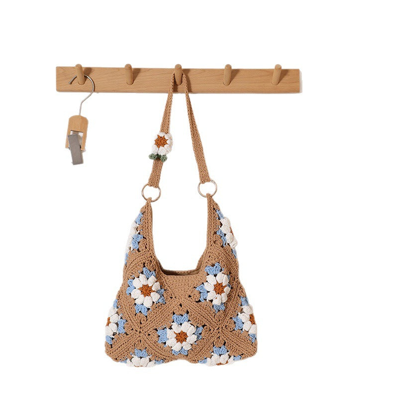 Versatile Large Capacity Flowers Straw Vacation Women's Shoulder Bag