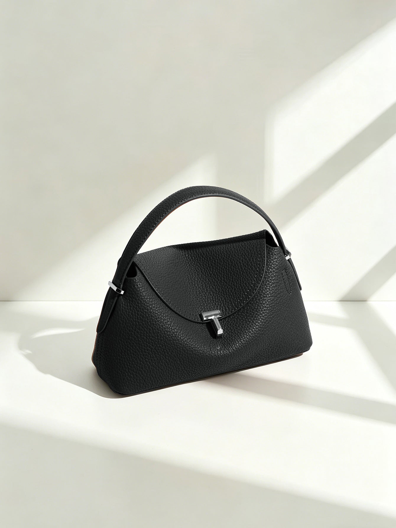 Women's Underarm Large Capacity Practical Commuter Retro High Sense Shoulder Bags