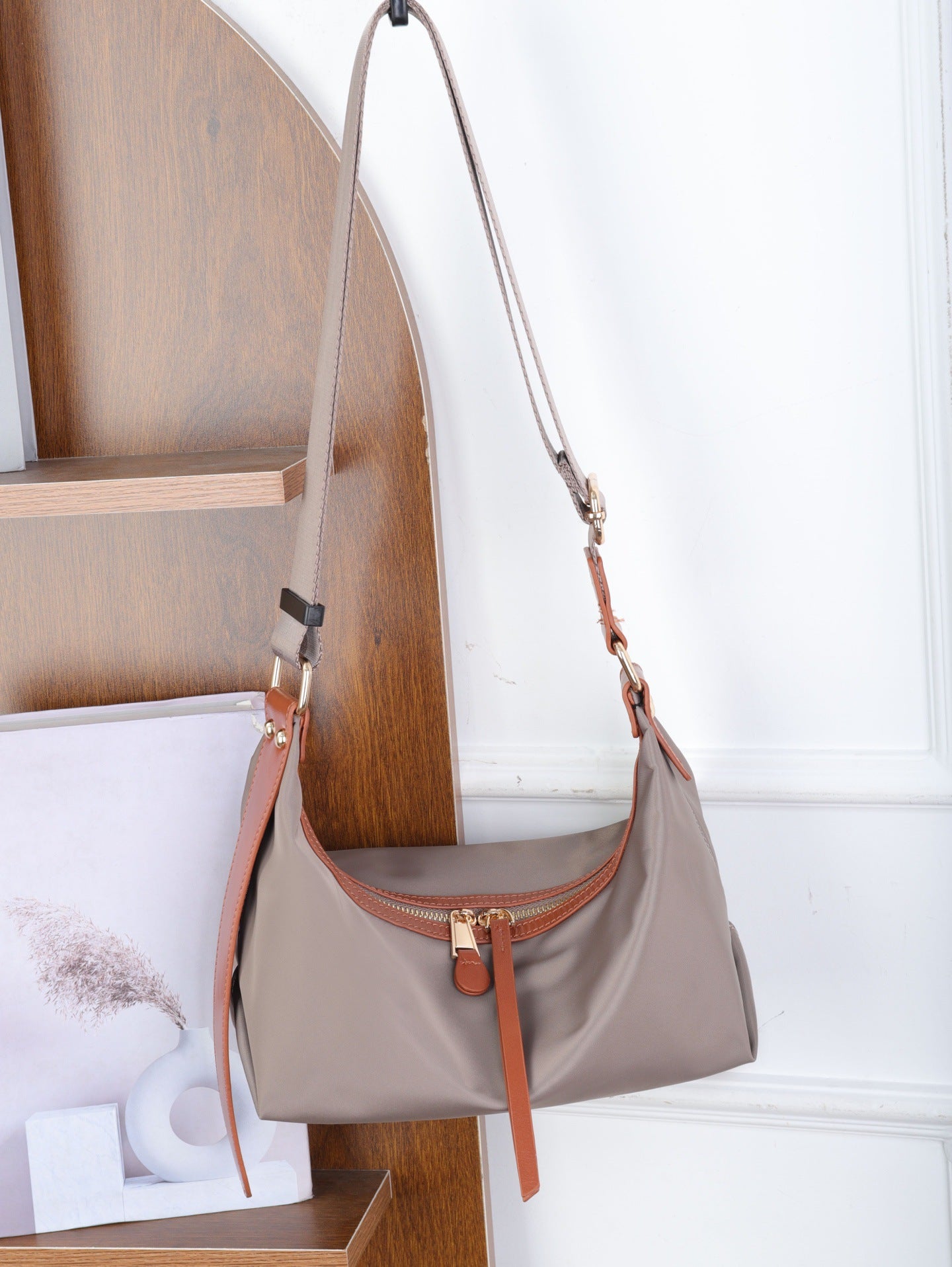 Women's Niche Design Oxford Cloth With Leather Fashion Women's Messenger Bag