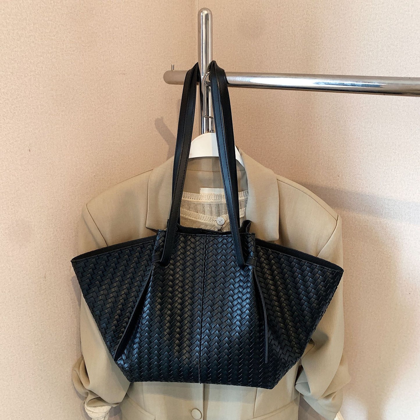 Style Woven Pleated Fashionable Simple Mother Tote Bag