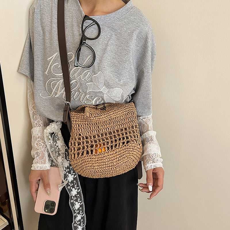 Women's Beach Simple Seaside Oblique Woven Handmade Bucket Bags
