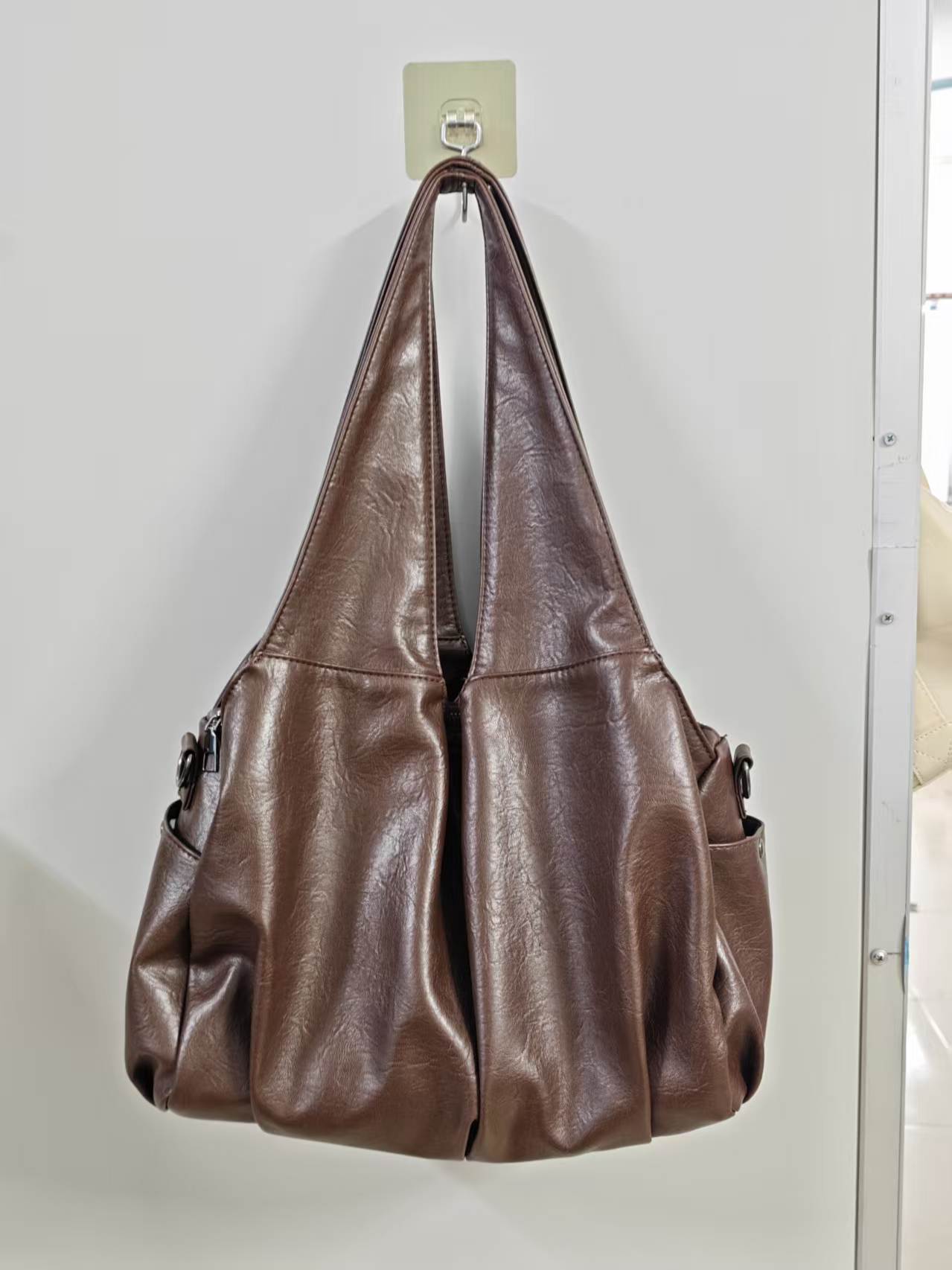 Retro Oil Wax Skin Large Capacity Totes Bucket Bag