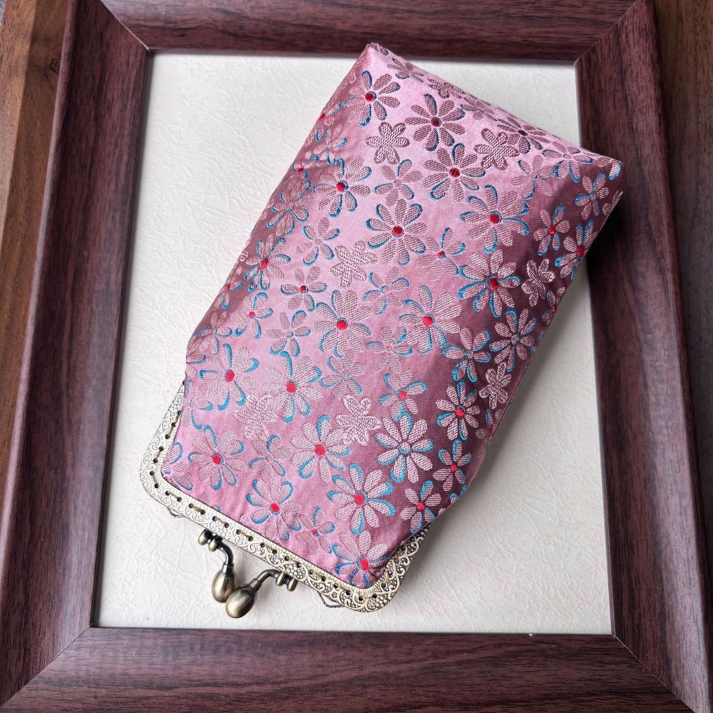 Finished Ancient Style Female Vertical Retro Tassel Frame Mobile Phone Bag