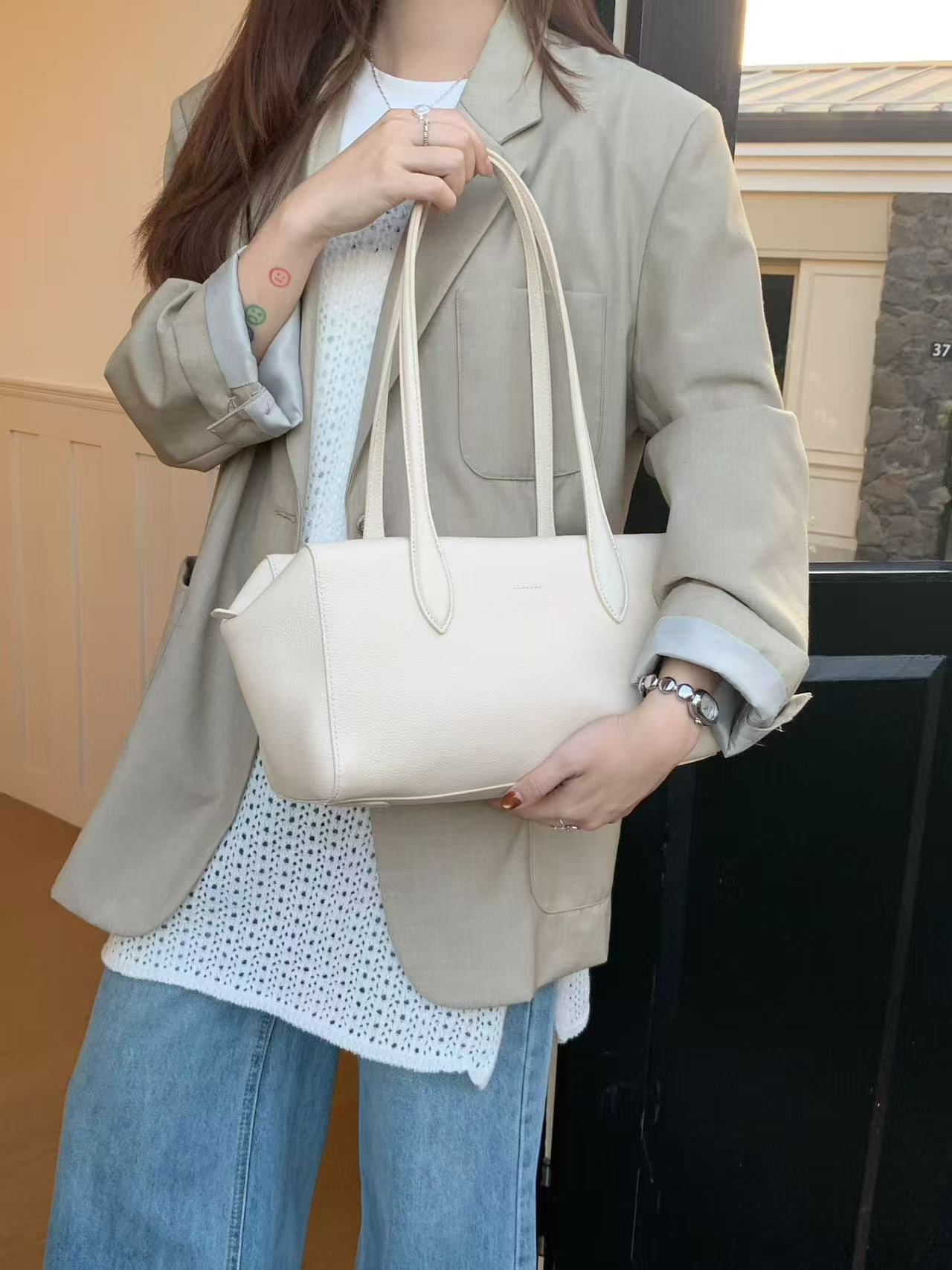 Layer Cowhide Boston Pillow Large Capacity Totes Fashion Commuter Women's Shoulder Bag