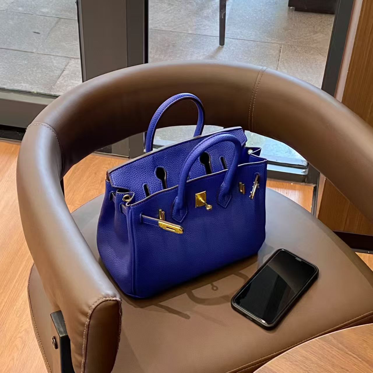 Women's Fashion Satine Litchi Pattern Large Capacity Women's Handbag